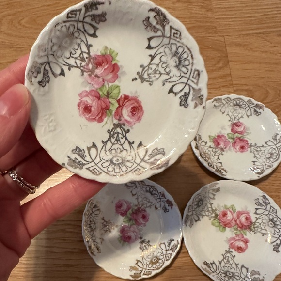 Floral Patterned tiny Plates Set - Picture 3 of 5